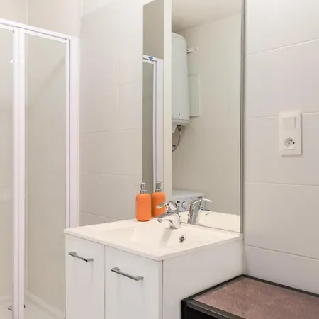 Travel Homes - The Armore - 1br City Center Daire