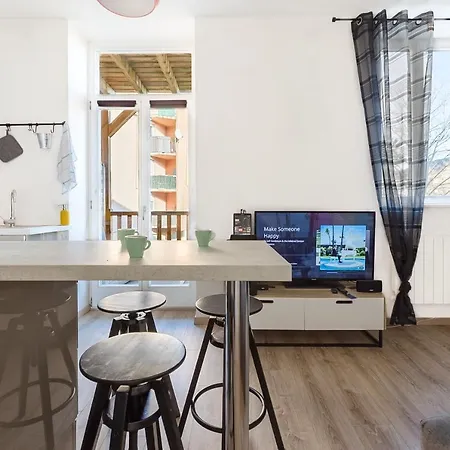 Travel Homes - The Armore - 1br City Center Daire